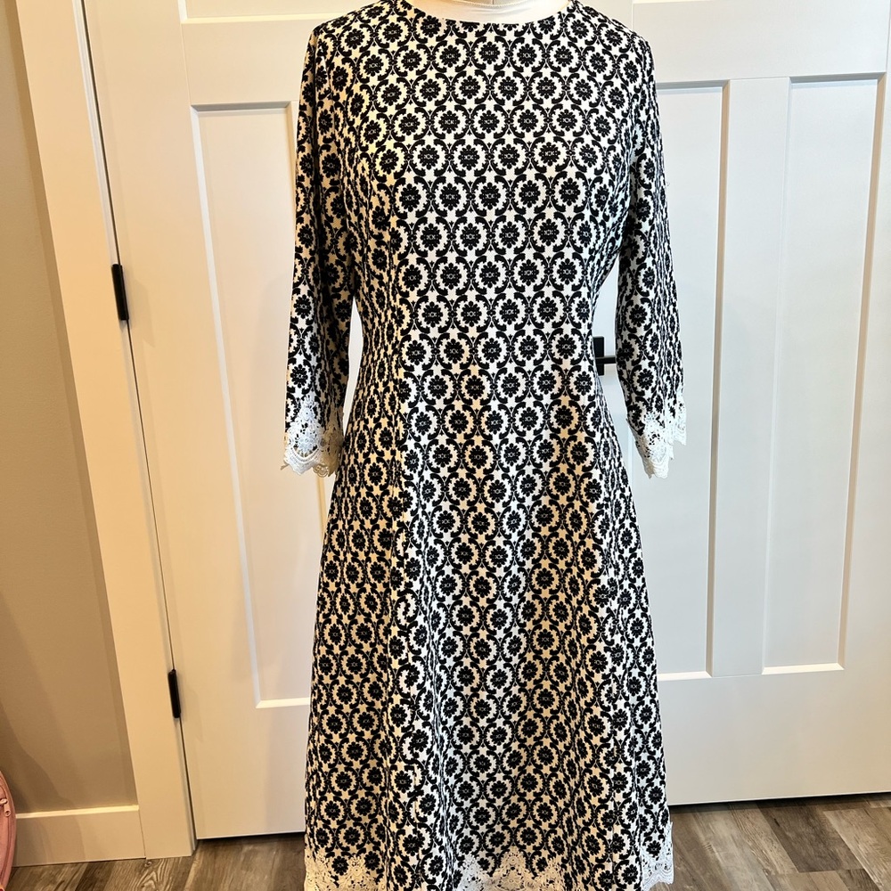 Dainty Jewells Black and White Floral Lace Dress